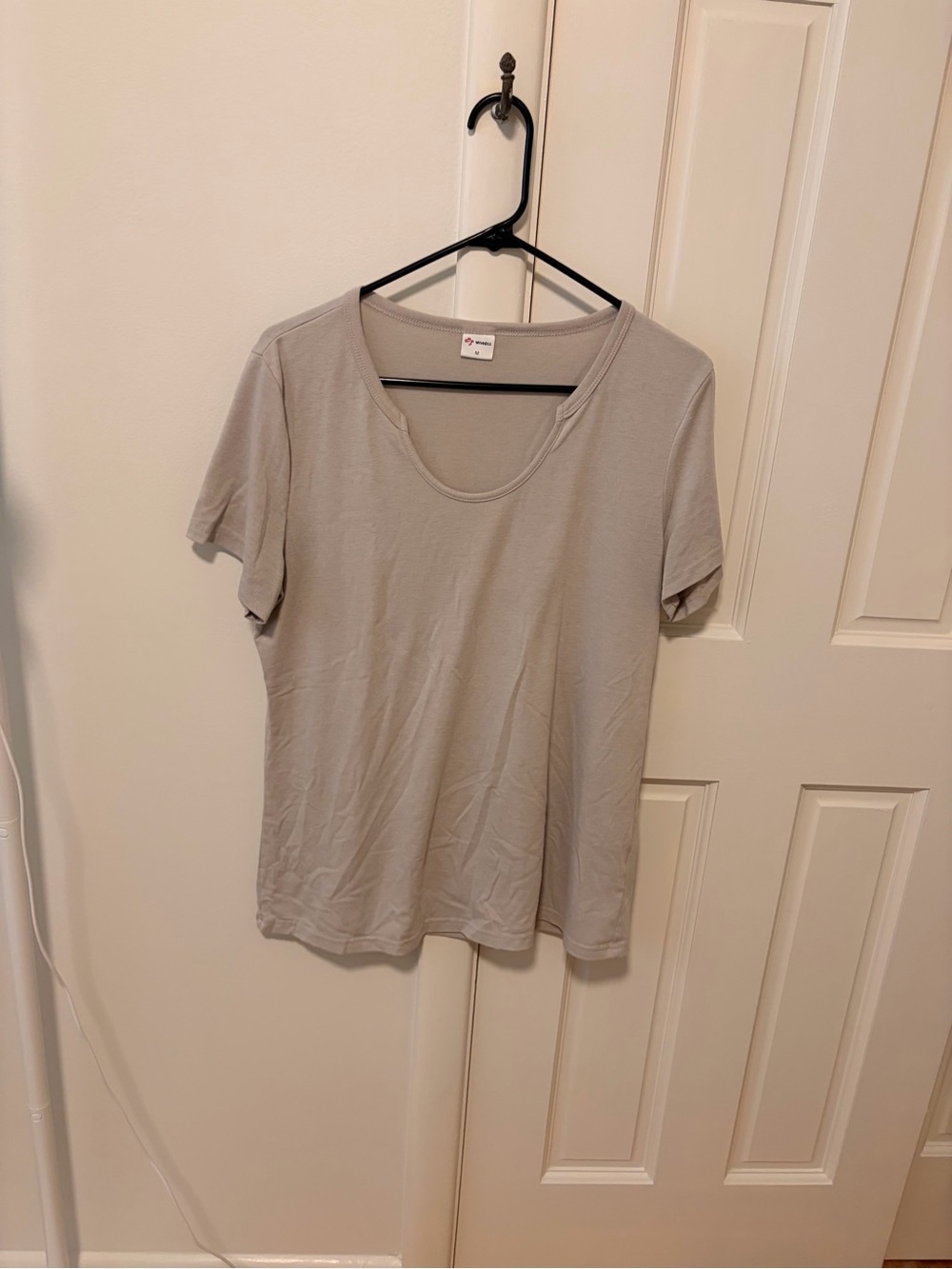 Women's Scoop Neck Short Sleeve Tee in Light Gray